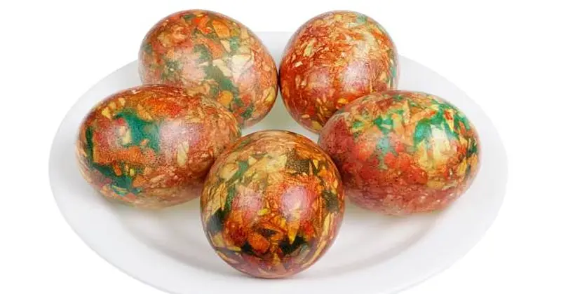 farbowanie jajek w cebuli